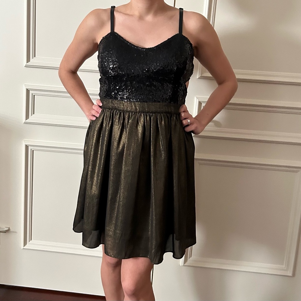 Forever 21 Black and Gold Knee-Length Pleated Mini Dress